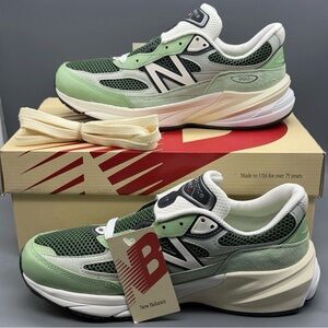 NIB New Balance Green and White Mesh Suede Sneakers men 8